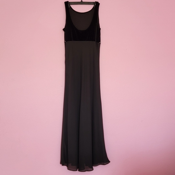 HARLOW BLACK MAXI DRESS/ SIZE 12. - Picture 2 of 10